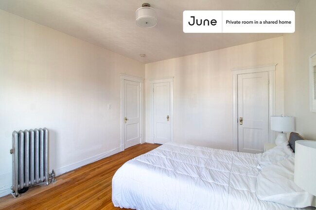 Foto del edificio - Room in Shared 4 bed/1 bath home in Dorchester Center