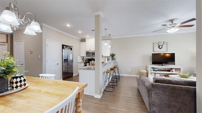 Building Photo - 2155 Big River St