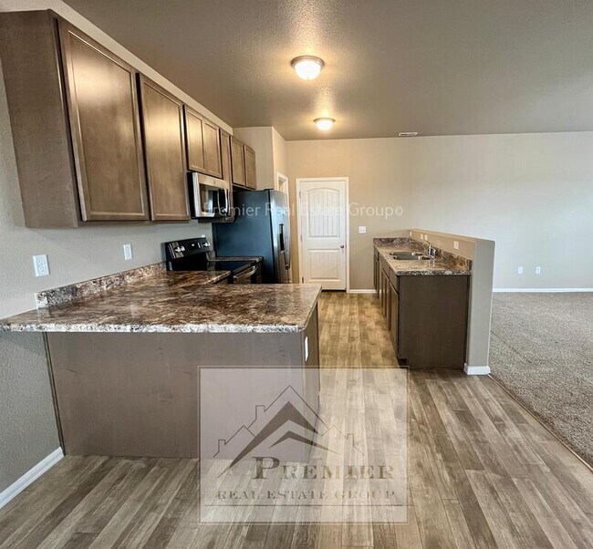 Building Photo - 7873 Sand Lake Heights