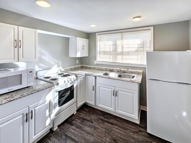 Building Photo - 8102 4th Ave S