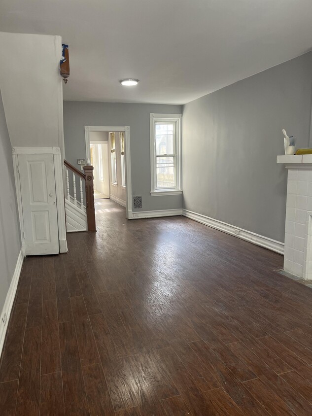 Primary Photo - 1035 Madison Ave