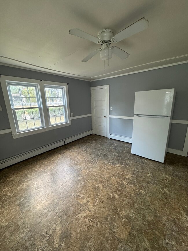 Building Photo - 517 Hamden Rd