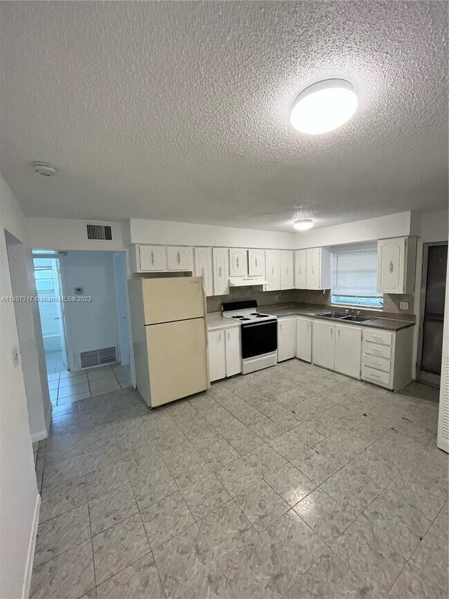 Foto del edificio - 1490 NW 20th St