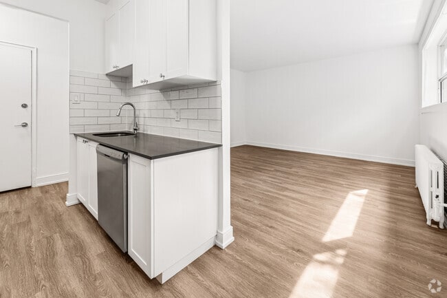 1BR, 1BA - 650SF - Kitchen/Living Room - 619 Woodbine Avenue