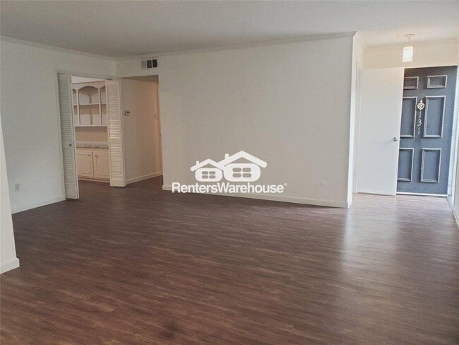 Foto del edificio - 361 N Post Oak Ln