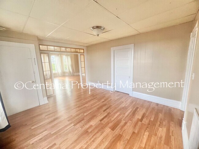 Building Photo - 646-648 S Montana