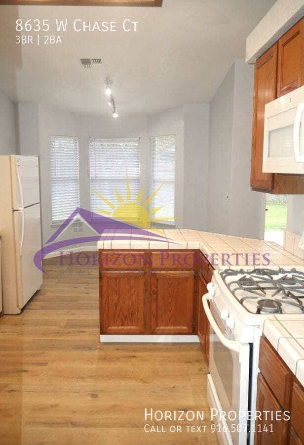 Foto del edificio - 8635 W Chase Ct