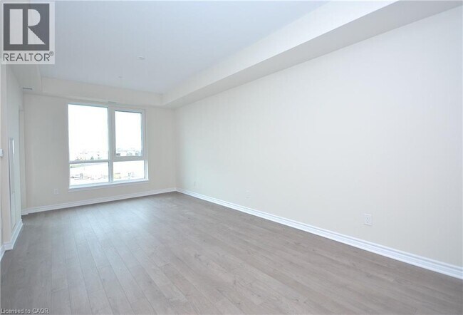 Photo du bâtiment - 150 Oak Park Blvd
