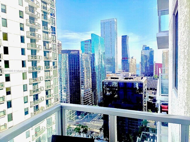Foto del edificio - 1050 Brickell Ave