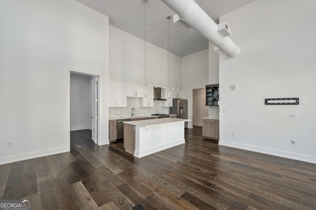 Building Photo - 775 Juniper St NE