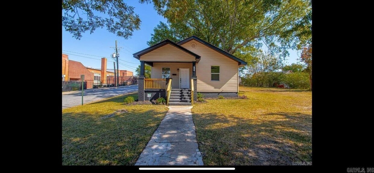 Foto principal - 2501 S Maple St