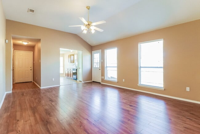 Building Photo - 1101 Darren Dr