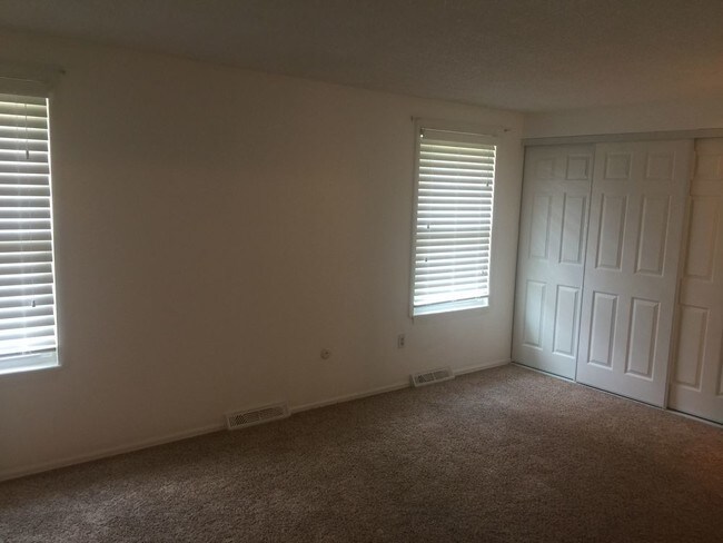 Foto del edificio - 2729 E Fremont Pl