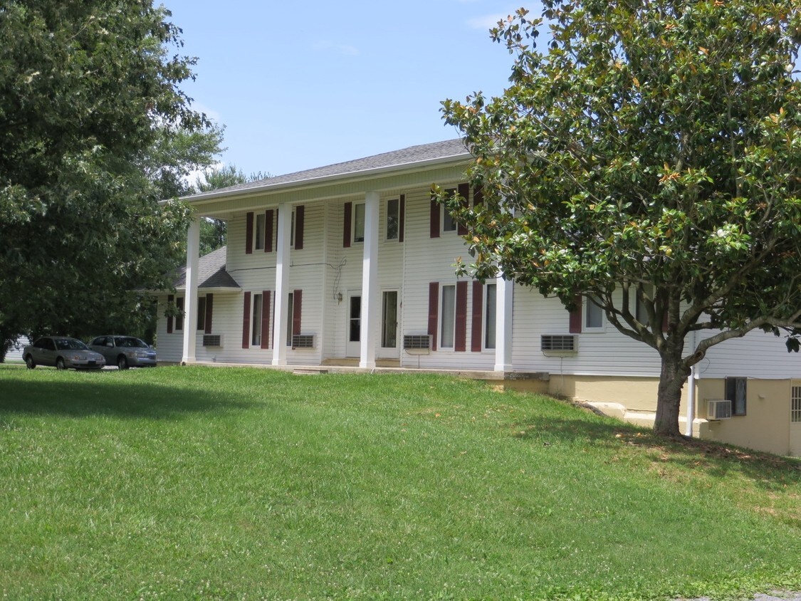 Primary Photo - 50 Greenwood Dr