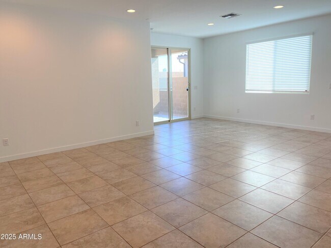 Foto del edificio - 8958 W Palo Verde Dr