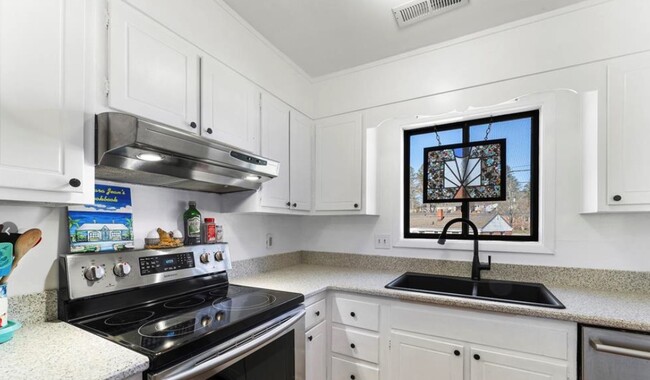 Foto del edificio - 319 Greenville Hwy