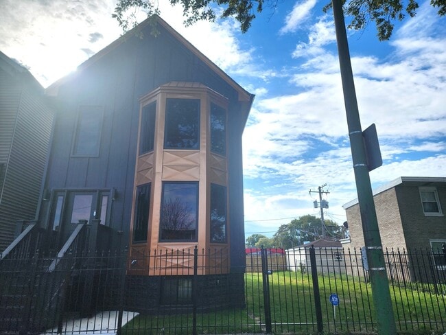 Foto del edificio - 243 W Swann St