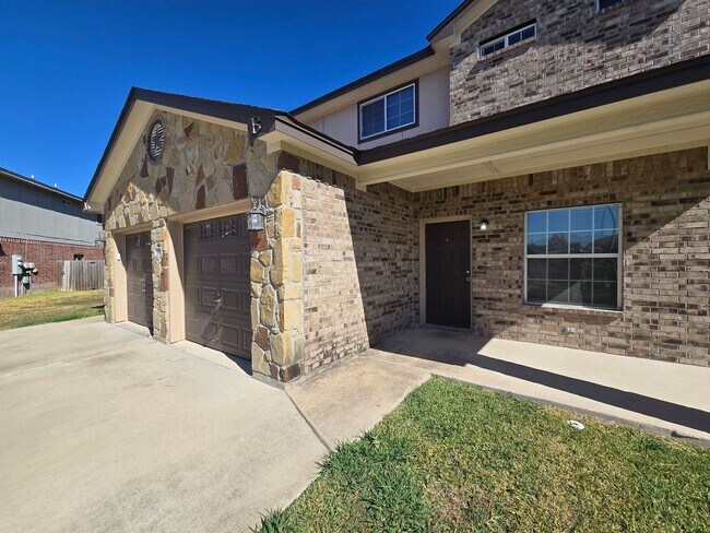 Building Photo - 1101 Grace Point Dr