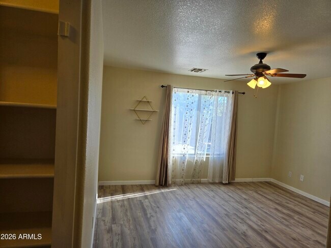 Foto del edificio - 5365 W Augusta Ave