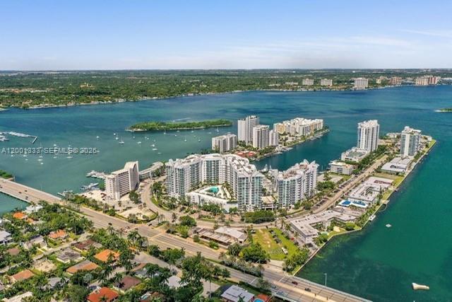 Foto del edificio - 7900 Harbor Island Dr