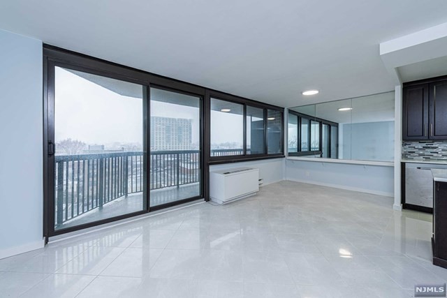 Foto del edificio - 770 Anderson Ave