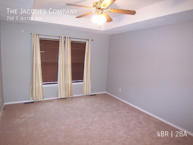 Building Photo - Newer 4 Bedroom 2 Bath with Split Bedroom ...