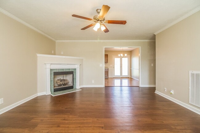 Building Photo - 3323 Meadowhill Dr