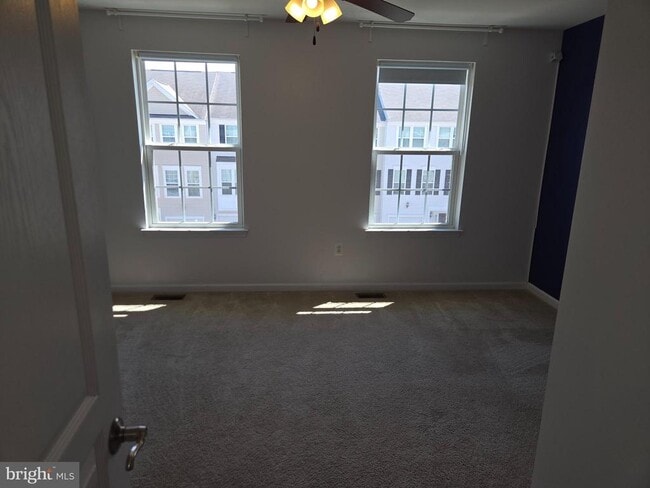 Building Photo - 8232 Heritage Crossing Ct