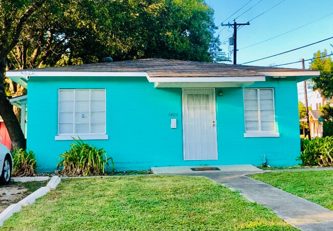 Foto del edificio - 1801 W Craig Pl