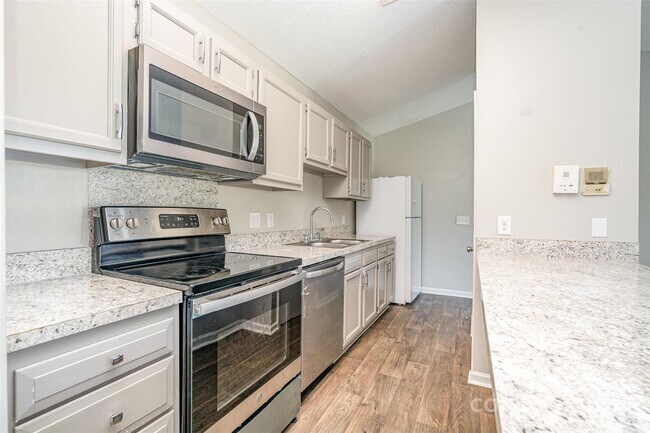 Foto del edificio - 6165 Meadow Rose Ln