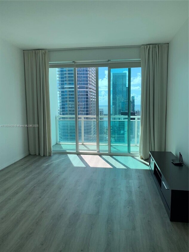 Foto principal - 950 Brickell Bay Dr