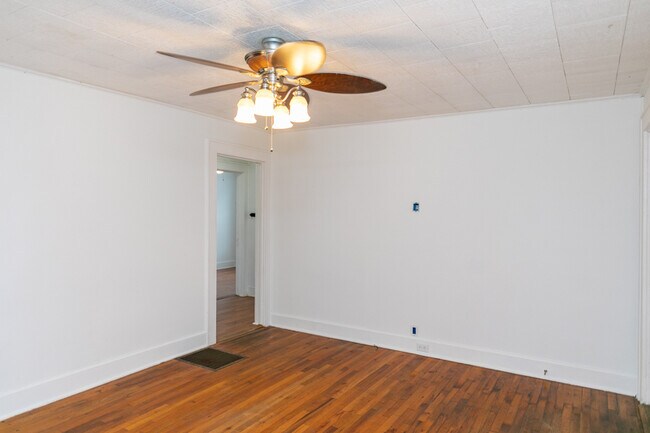 Foto del edificio - 105 Burns St