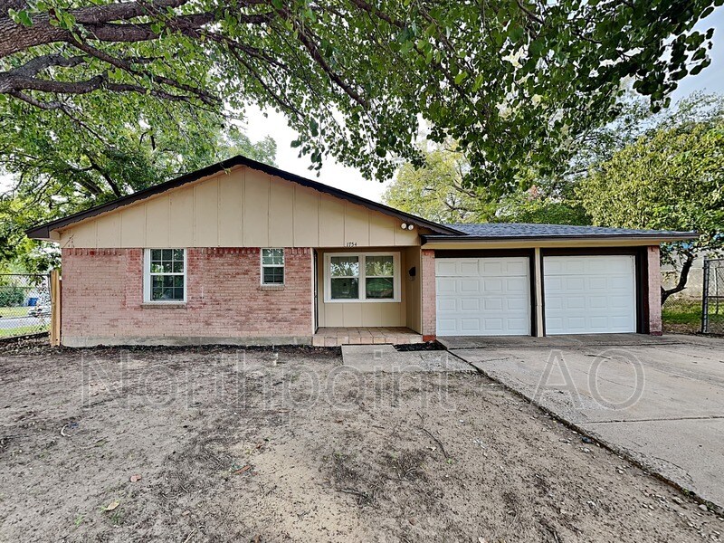 1754 E Red Bird Ln, Dallas, TX 75241 House Rental in Dallas, TX