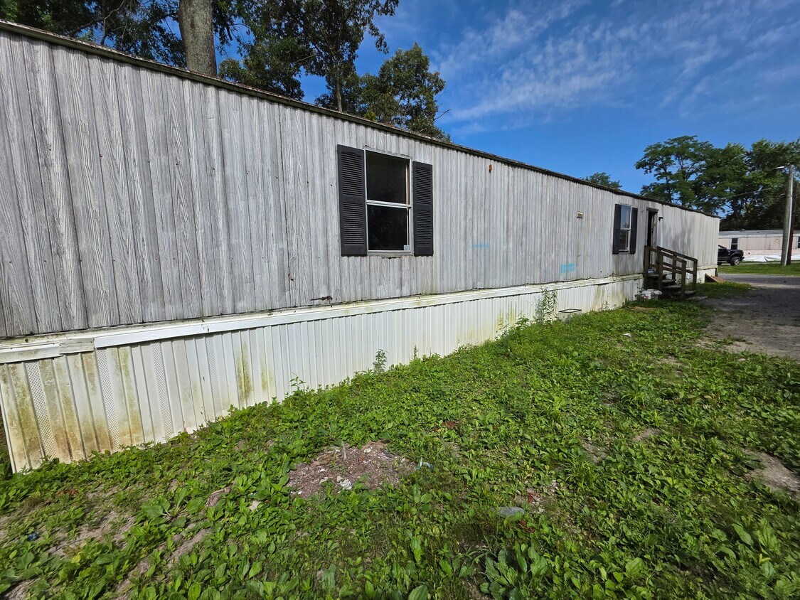 Building Photo - 920 S Mountain St