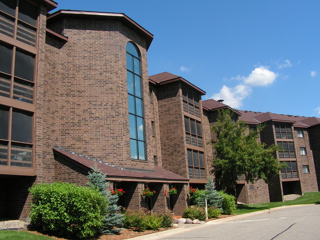 Poplar Bridge Apartments