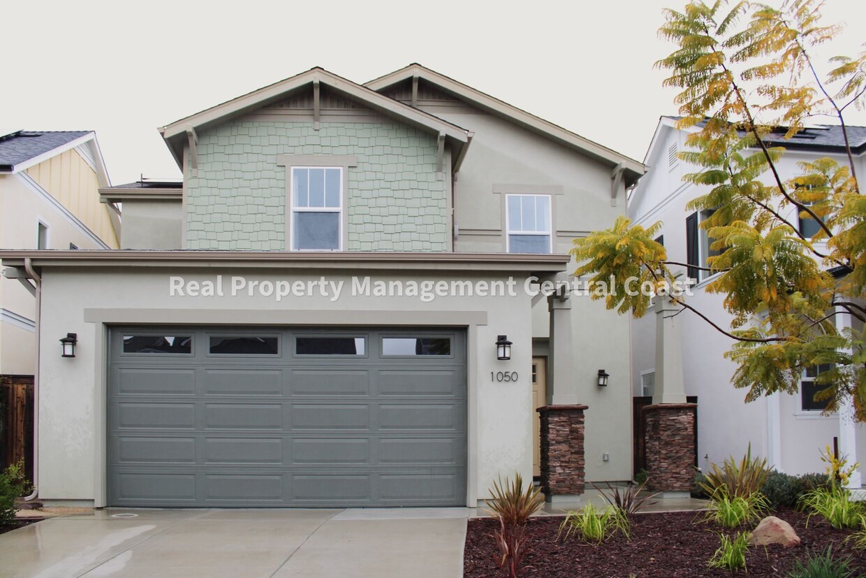 Foto principal - AVAILABLE NOW - Brand New 4Bed/2.5 Bath SL...