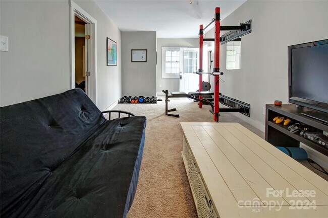 Foto del edificio - 1740 Hawthorne Ln