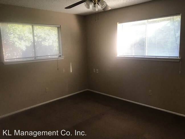 Building Photo - 116 Pebble Creek Dr