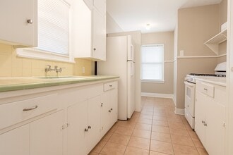 Building Photo - 6113 Ave Q 1/2
