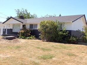 Building Photo - 1028 7th St SW