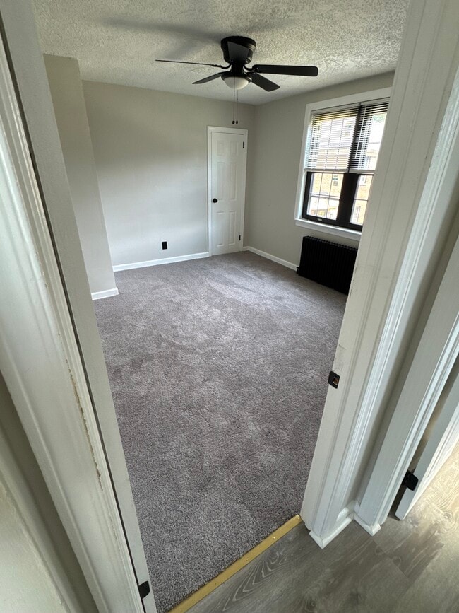 Foto del edificio - 3243 Floyd Walk