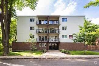 Building Photo - 736 Rue Père-Marquette
