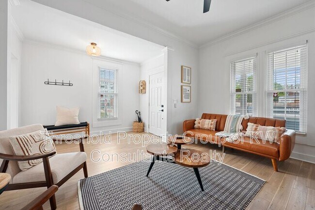 Foto del edificio - 61 E 7th Ave