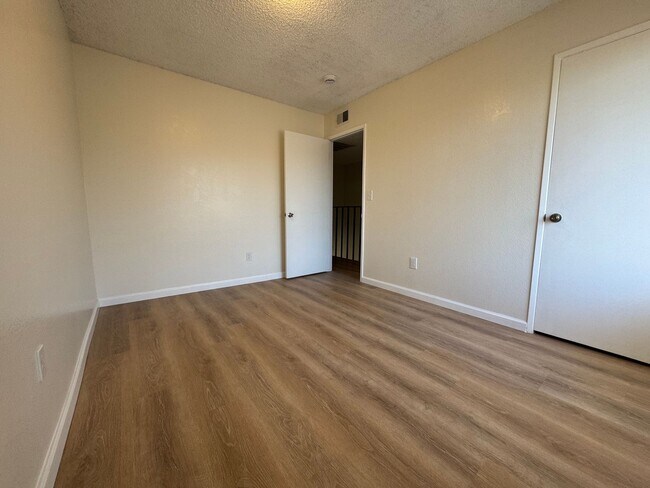 Building Photo - 4400 Tierra Verde St