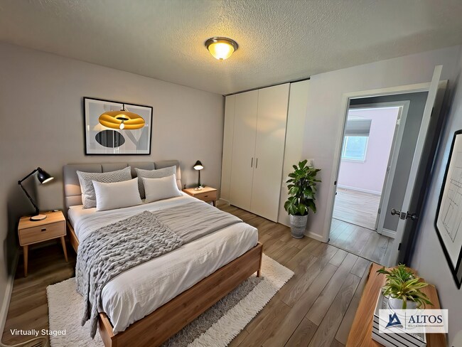 Foto del edificio - Large 5 bed 3 bath house near Cherry Creek Reservoir!