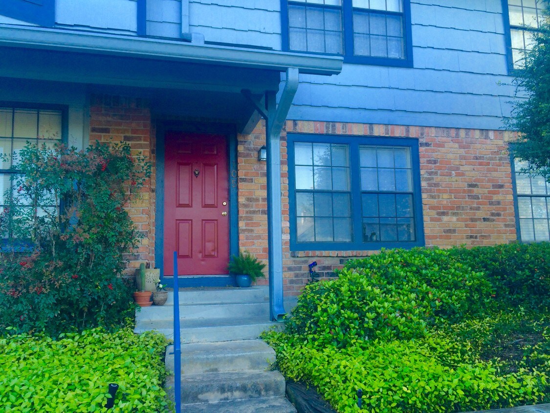 1411 Gracy Farms Ln, Austin, TX 78758 Condo for Rent in Austin, TX