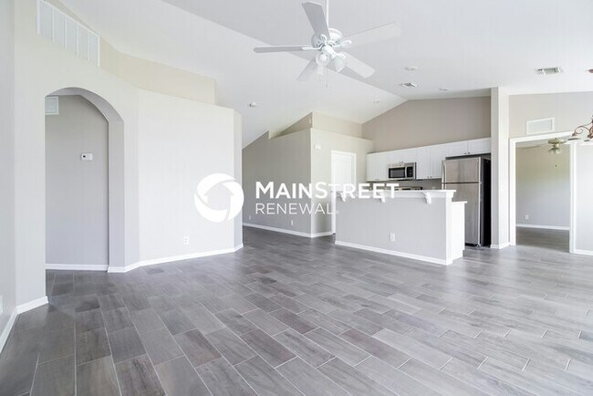 Foto del edificio - 3 Bedroom Pet-Friendly Home in Cape Coral, FL with Main Street Renewal