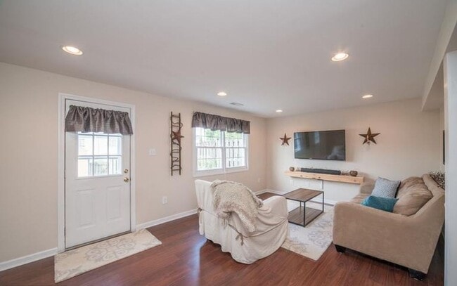 Foto del edificio - Well maintained 3 bedroom townhouse in established Frederick community ready early May!