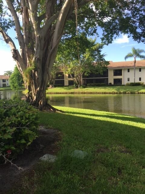 Foto del edificio - 6826  Willow Wood Drive 707