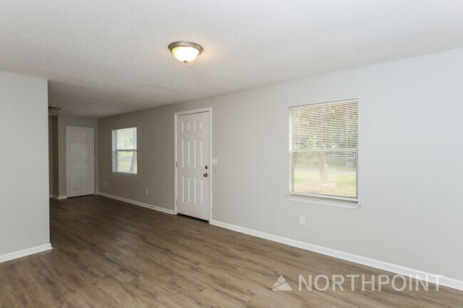 Building Photo - 3 BR/2BA | Newly Renovated Single Family Home | 1-Car Covered Parking | Front yard!
